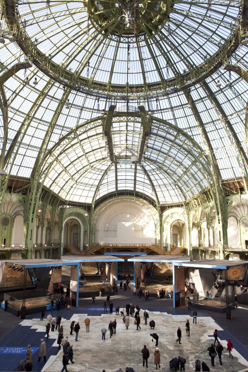 Exposition des plans relief au Grand Palais à Paris.